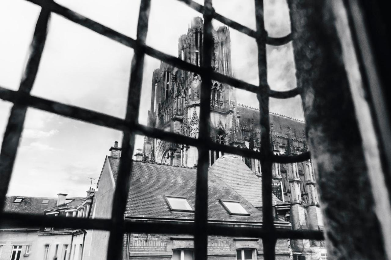 ランスTournelles Vue Cathedrale- Maison Climatisee Du Xvie Siecle Classeeアパートメント エクステリア 写真