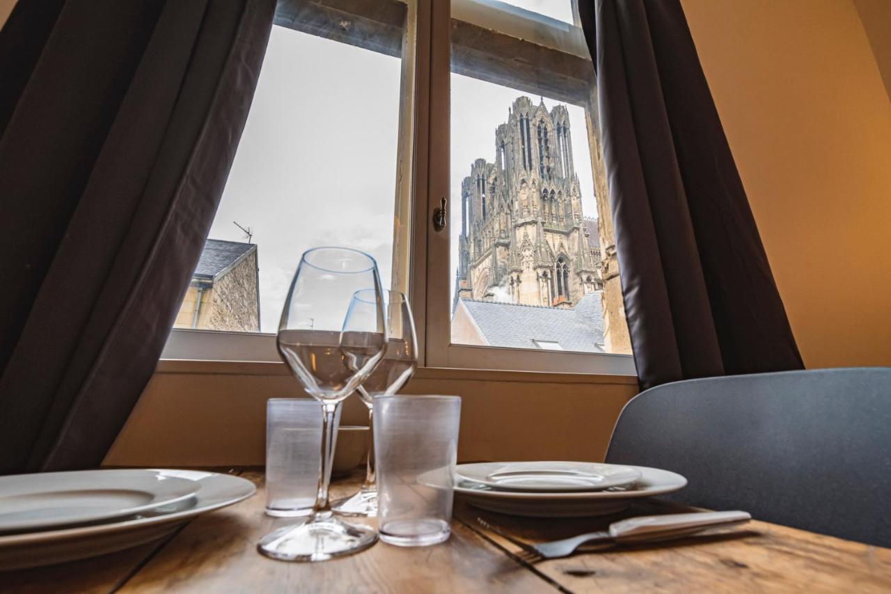 ランスTournelles Vue Cathedrale- Maison Climatisee Du Xvie Siecle Classeeアパートメント エクステリア 写真