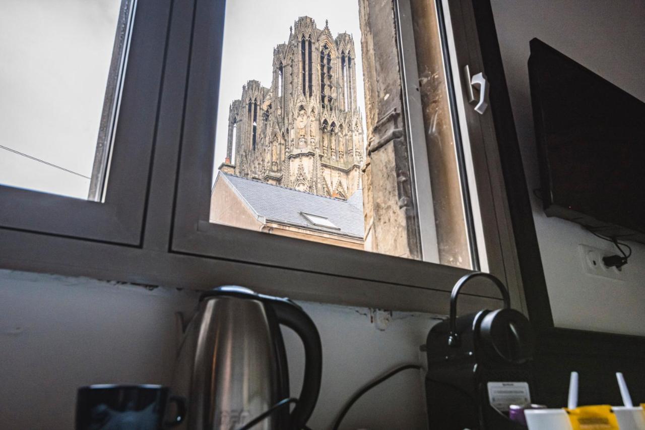 ランスTournelles Vue Cathedrale- Maison Climatisee Du Xvie Siecle Classeeアパートメント エクステリア 写真